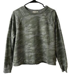 Universal Thread Women Green Camo Crewneck Sweatshirt Raglan Sleeve Pullover LG
